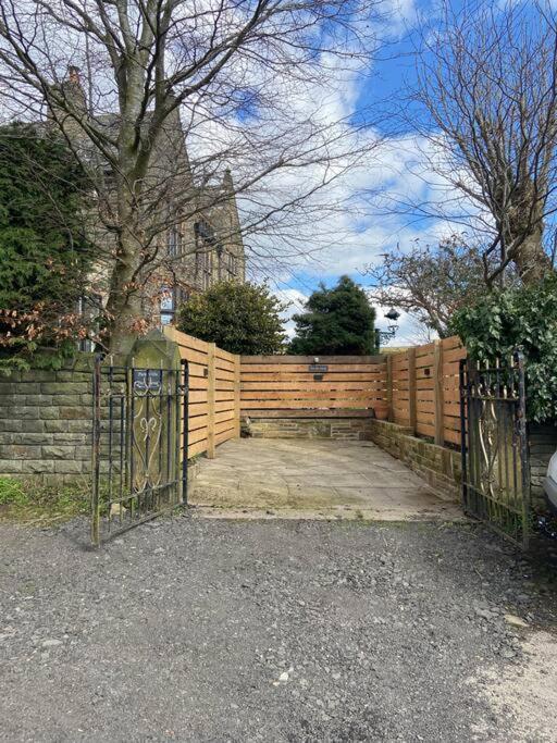 Unique Victorian Stable Conversion Halifax Esterno foto