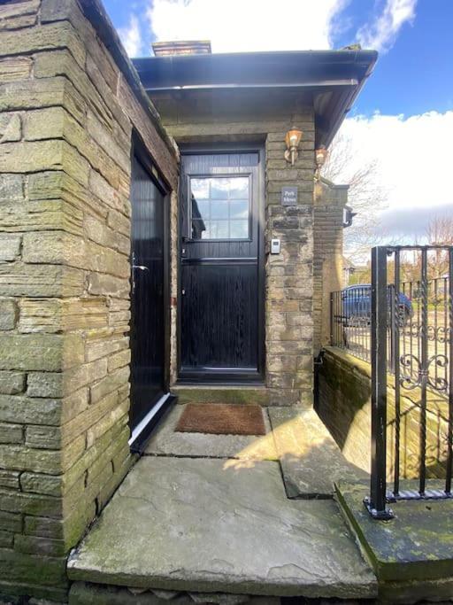 Unique Victorian Stable Conversion Halifax Esterno foto