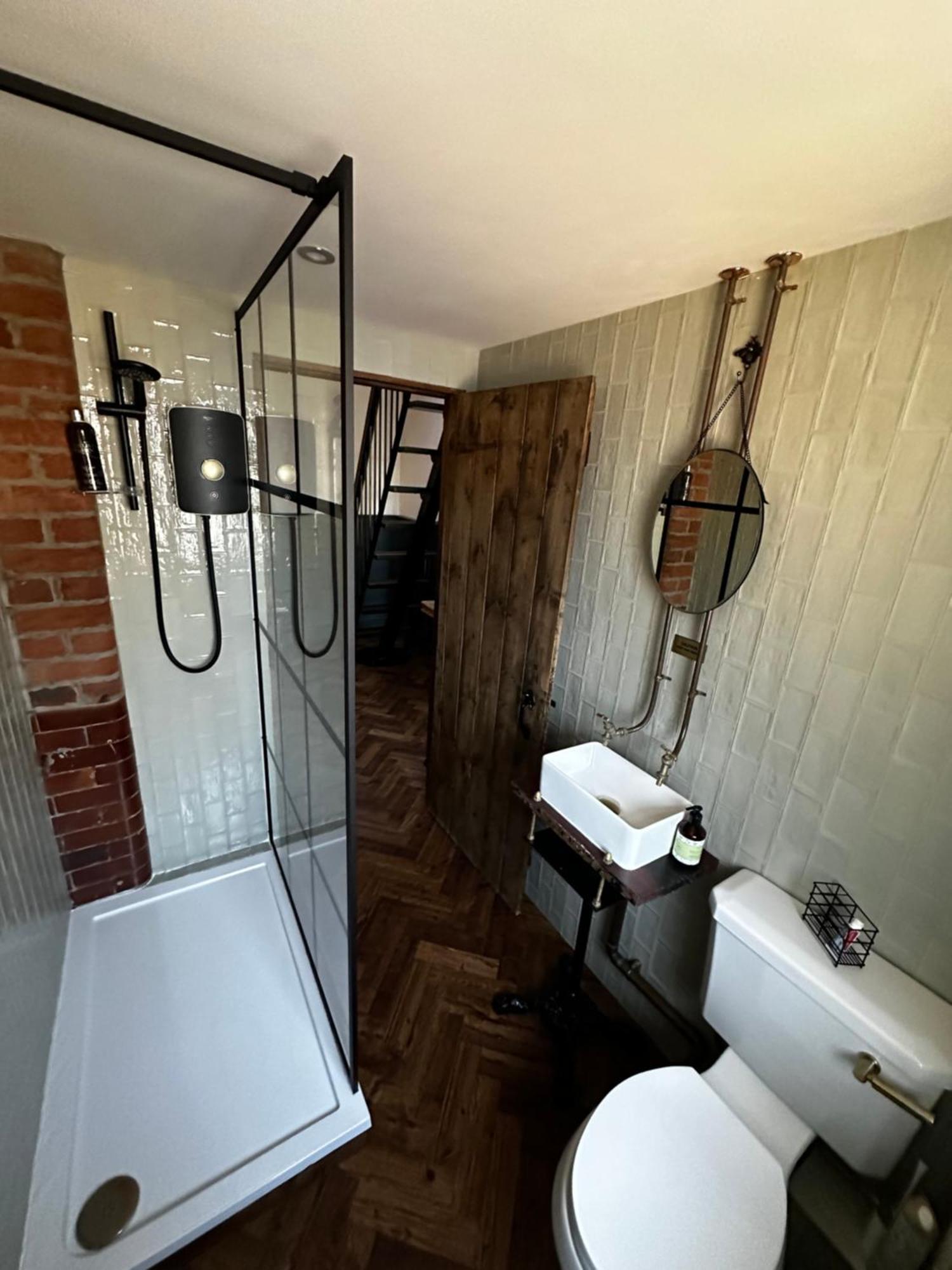 Unique Victorian Stable Conversion Halifax Esterno foto